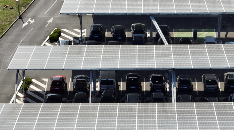 ombrieres-parkings-photovoltaiques-avantages-infrastructure-polyvalente-durable